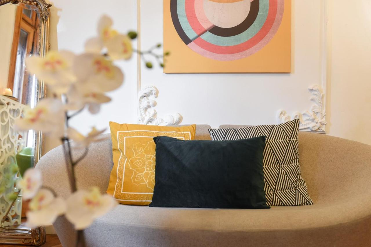Vintage Elegance, Modern Comfort: 1Br Apartment Overlooking Calea Victoriei Бухарест Екстер'єр фото