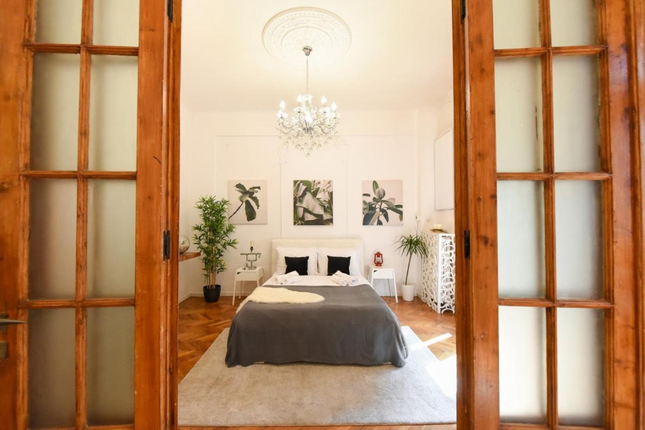 Vintage Elegance, Modern Comfort: 1Br Apartment Overlooking Calea Victoriei Бухарест Екстер'єр фото